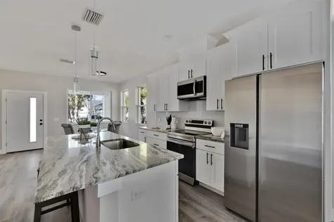 1066 16th Avenue S St Petersburg FL 33705