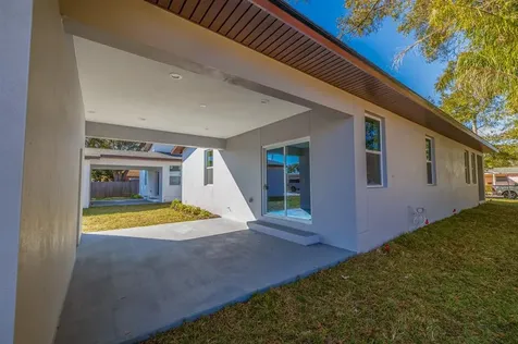 1066 16th Avenue S St Petersburg FL 33705