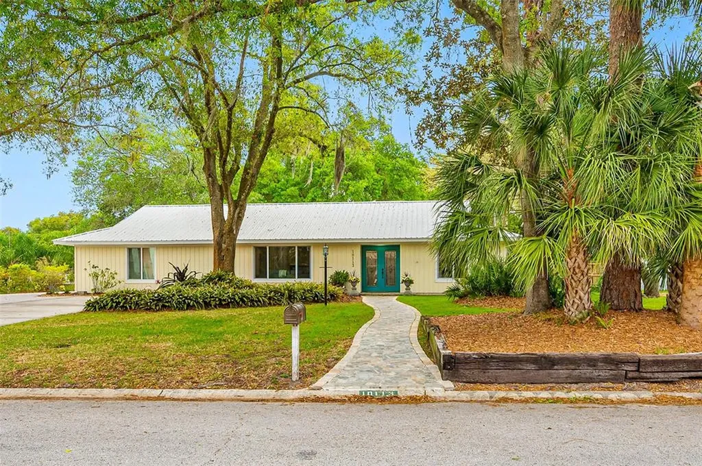 10113 Lindelaan Drive Tampa FL 33618
