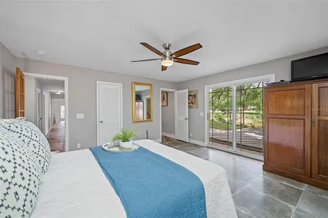 10113 Lindelaan Drive Tampa FL 33618