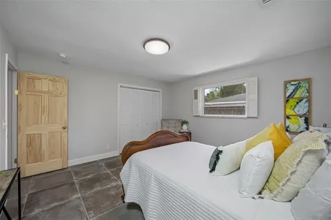10113 Lindelaan Drive Tampa FL 33618