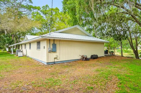 10113 Lindelaan Drive Tampa FL 33618