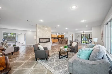10113 Lindelaan Drive Tampa FL 33618