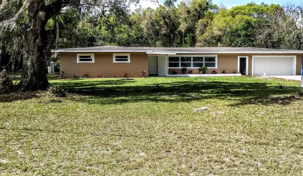 350 N Hart Road Geneva FL 32732
