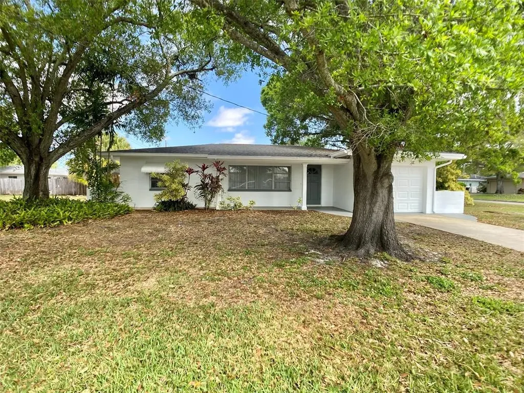 993 44th Avenue NE St Petersburg FL 33703