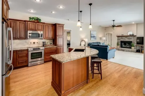 2015 Swan Lane Palm Harbor FL 34683