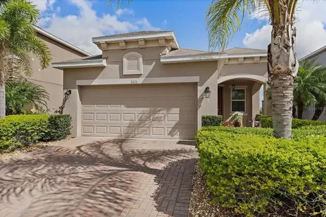 8424 Nandina Drive Sarasota FL 34240