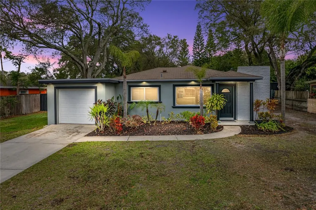 102 NE 9th Street Mulberry FL 33860