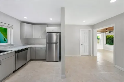 102 NE 9th Street Mulberry FL 33860
