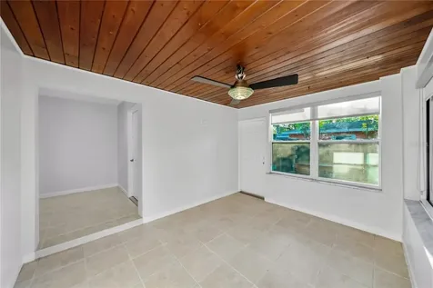 102 NE 9th Street Mulberry FL 33860