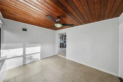 102 NE 9th Street Mulberry FL 33860