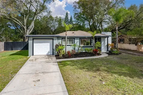 102 NE 9th Street Mulberry FL 33860