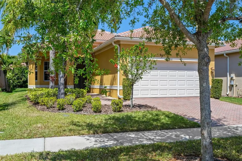 5010 Indian Shores Place Wimauma FL 33598