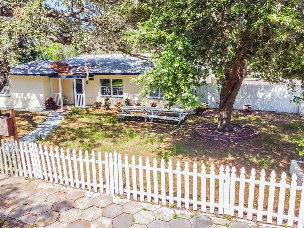 340 47th Street N St Petersburg FL 33713