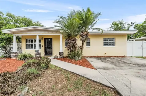 11307 N Oakleaf Avenue Tampa FL 33612
