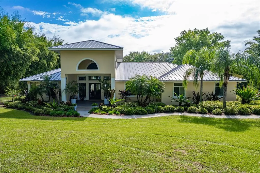 105 N Lake Florence Drive Winter Haven FL 33884