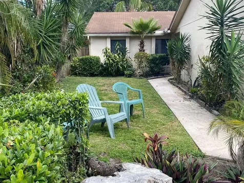 4312 Larrys Lagoon Winter Haven FL 33884