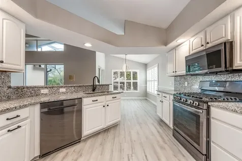 877 Knightsbridge Circle Davenport FL 33896