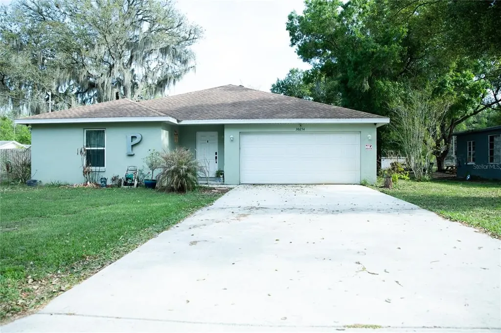 38654 9th Avenue Zephyrhills FL 33542