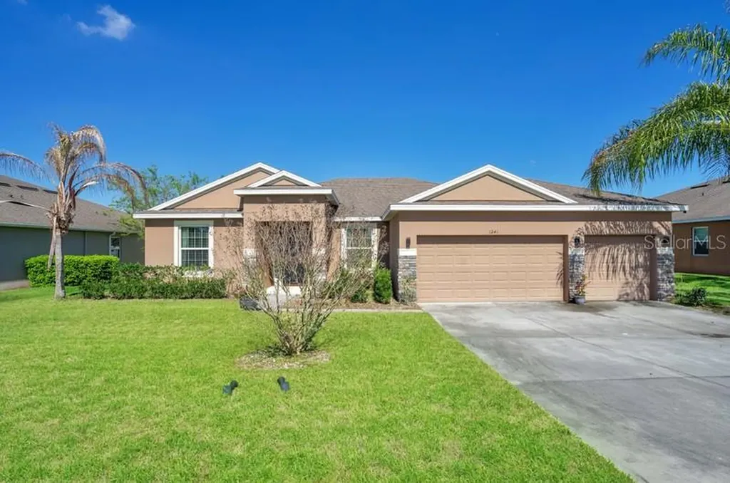 1241 Sharptank Court Apopka FL 32712