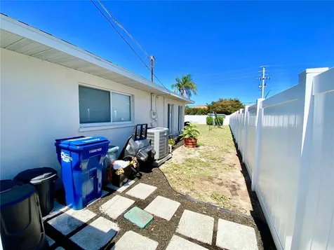 9207 Kingston Road Bradenton FL 34210
