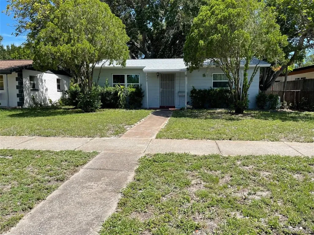 770 77th Avenue N St Petersburg FL 33702