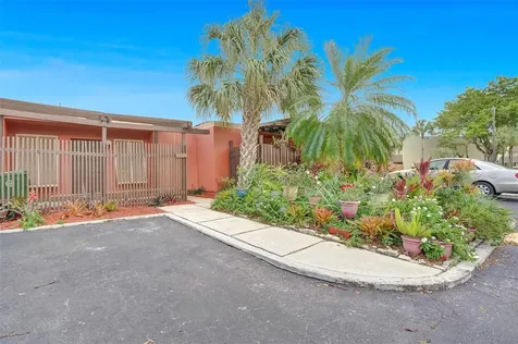 10320 Greenhouse Road Pembroke Pines FL 33026