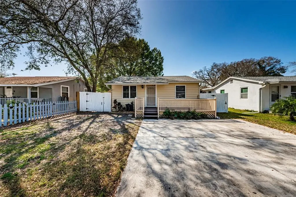 3918 53rd Avenue N St Petersburg FL 33714