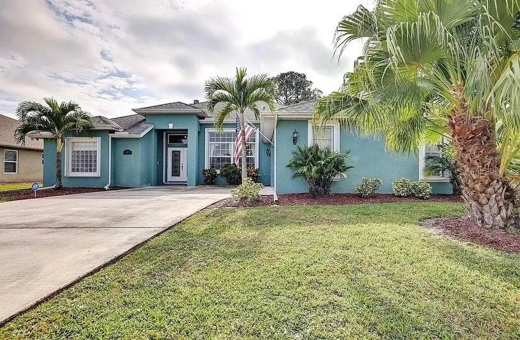 1198 SW Hamrock Avenue Port St Lucie FL 34953