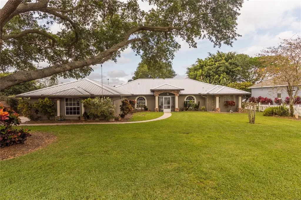 254 Lake Mcleod Drive Eagle Lake FL 33839