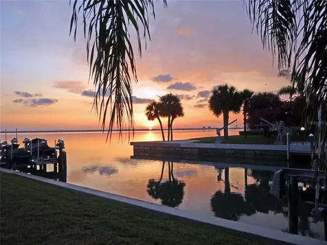 572 Schooner Lane Longboat Key FL 34228