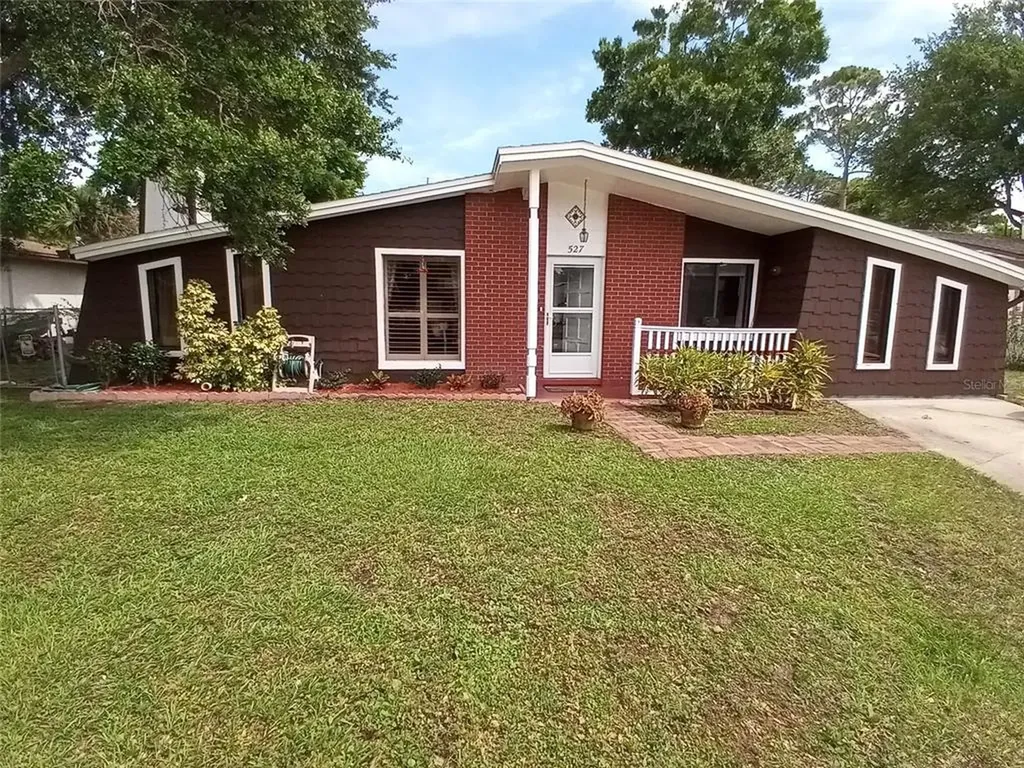 527 Cambridge Circle South Daytona FL 32119