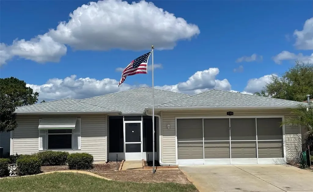 739 Old Oaks Lane Leesburg FL 34748