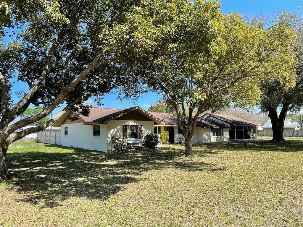 32502 Memory Lane Leesburg FL 34788