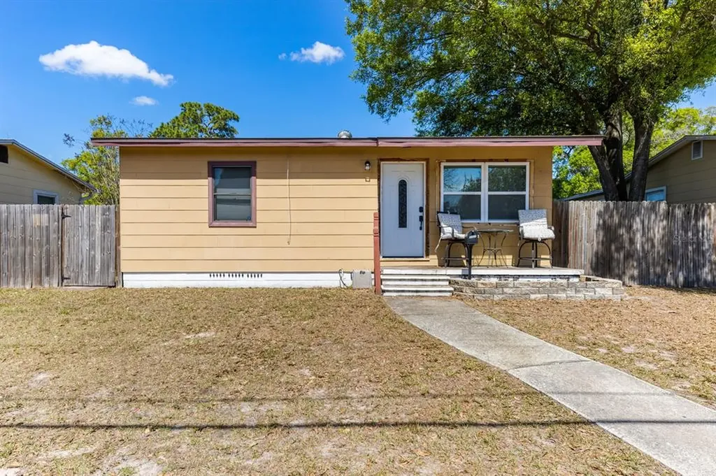 3727 38th Avenue N St Petersburg FL 33713