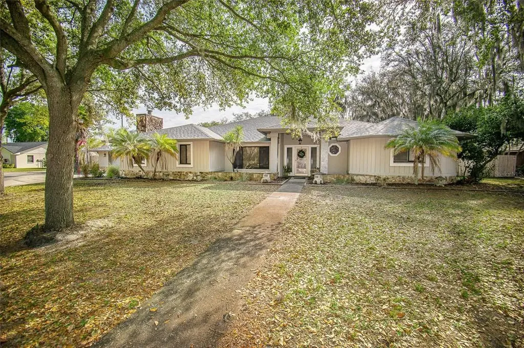 2212 Gatewood Street Plant City FL 33563