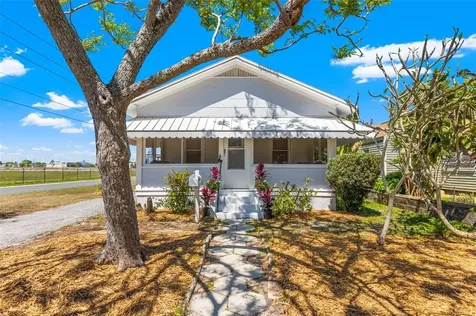 2895 18th Avenue N St Petersburg FL 33713