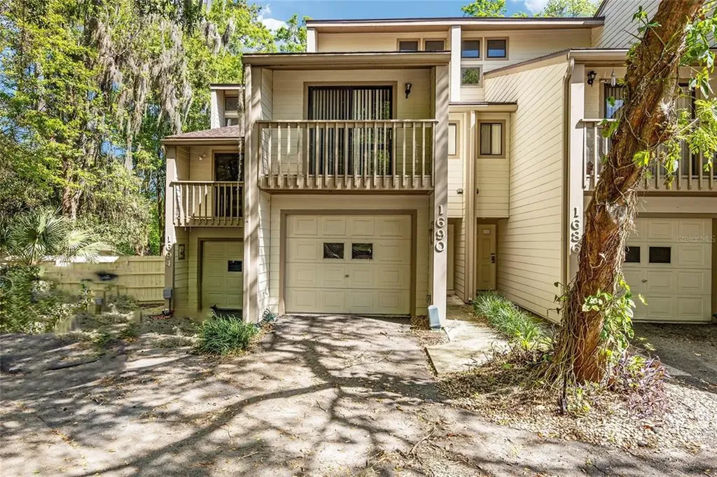 1690 NW 19th Lane Gainesville FL 32605