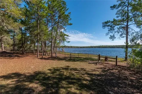 192 Cue Lake Drive Hawthorne FL 32640