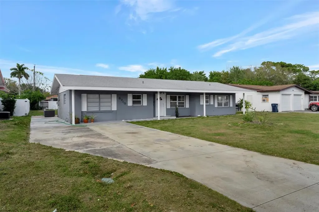 3710 17th Avenue W Bradenton FL 34205