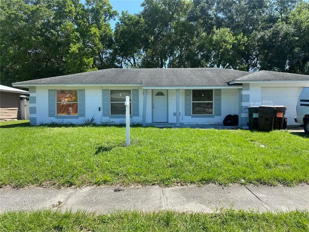 2115 N Seminole Street Kissimmee FL 34744