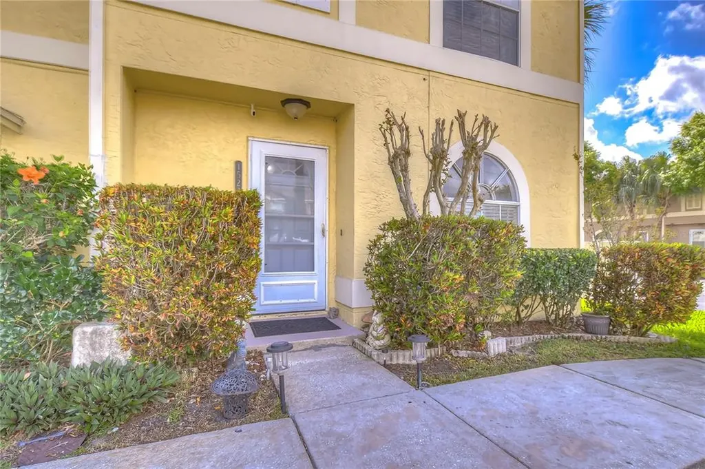 1523 Chateaux De Ville Court Clearwater FL 33764