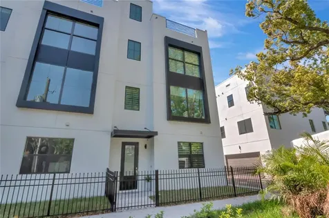 2851 W Gandy Boulevard Tampa FL 33611