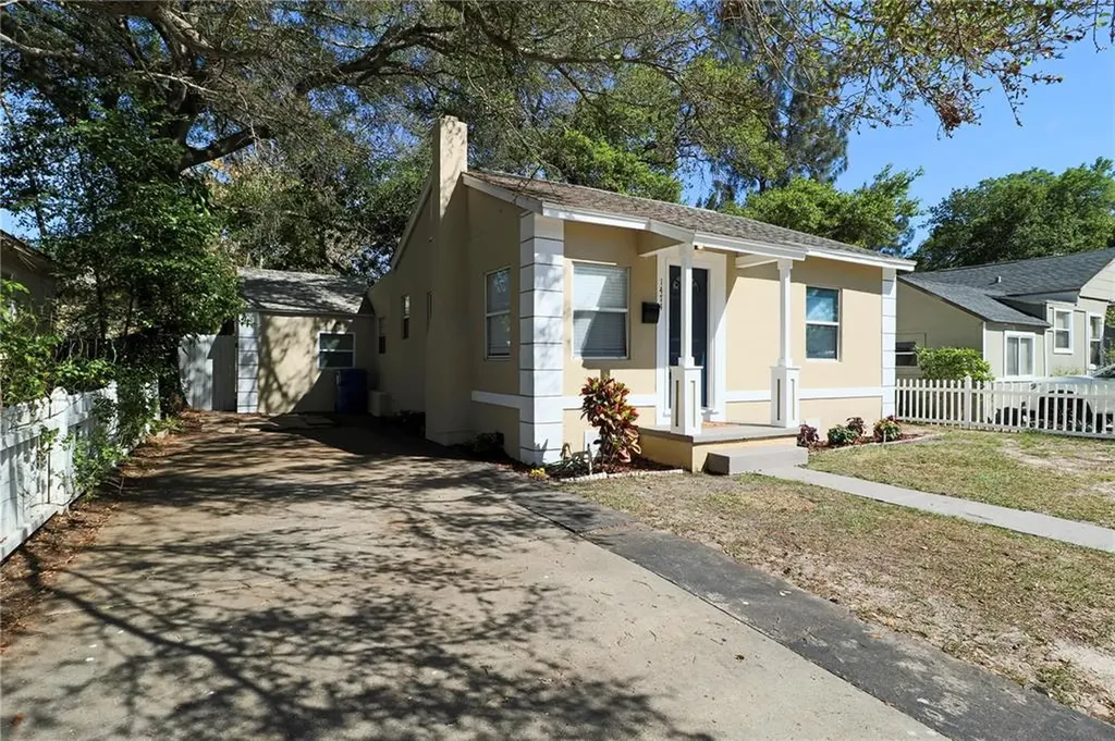 1474 15th Street S St Petersburg FL 33705