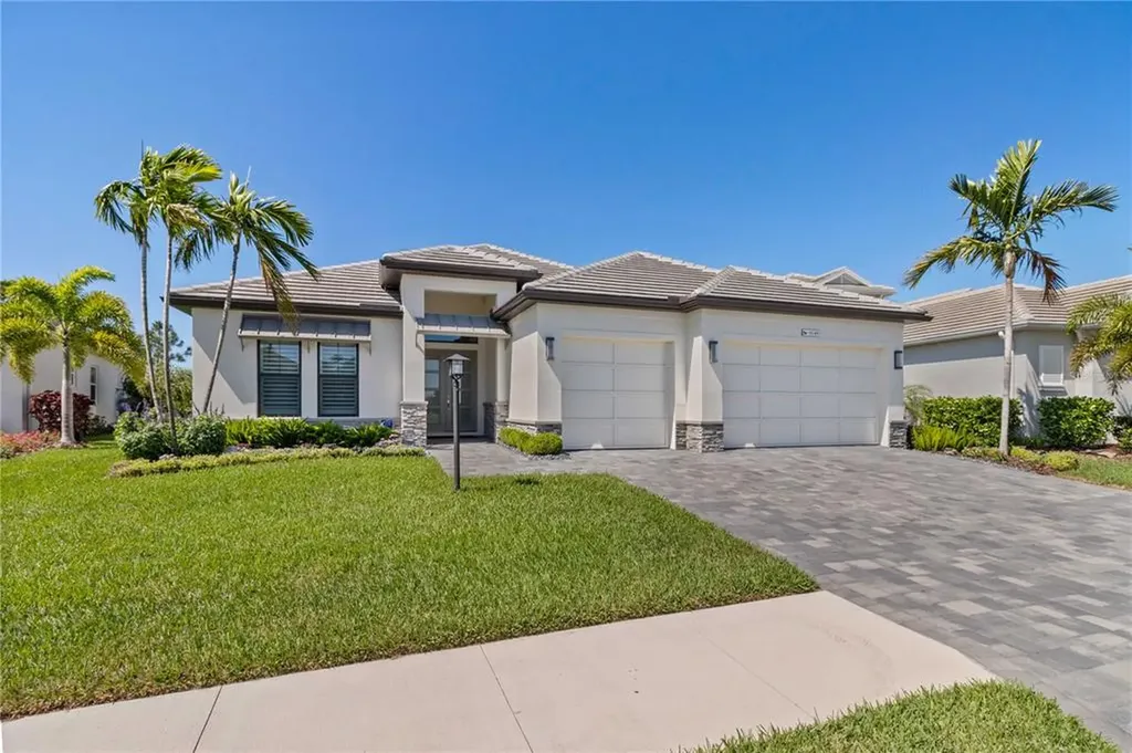 8149 Grande Shores Drive Sarasota FL 34240
