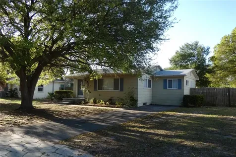 5548 Dartmouth Avenue N St Petersburg FL 33710
