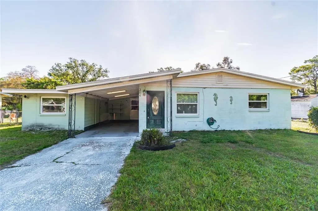 304 Papaya Drive Tampa FL 33619