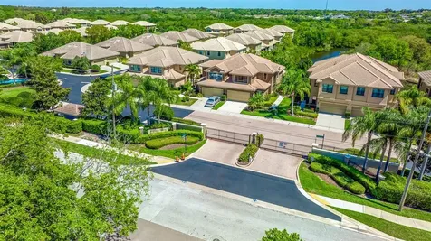 8244 Lapin Court Seminole FL 33777