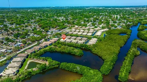 8244 Lapin Court Seminole FL 33777