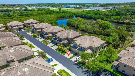8244 Lapin Court Seminole FL 33777